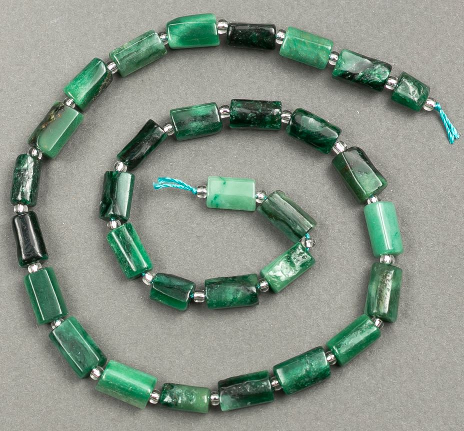 Emerald-cut beads on a thread, natural stone, dia. 11–7 mm, length approx. 39 cm +/- with seed beads (3×2 mm)