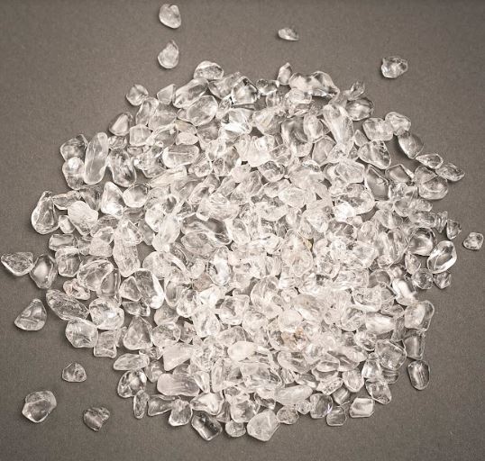 Findings: Crystal stone chips without holes, diameter 3-8×3-10 mm, +/- assorted sizes, 100 g