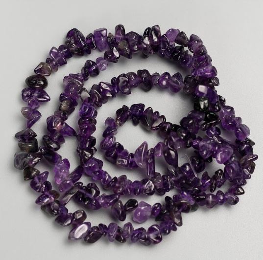 Amethyst chip beads on fishing line, natural stone, 13x7–7x4 mm (+/-), length 78 cm+