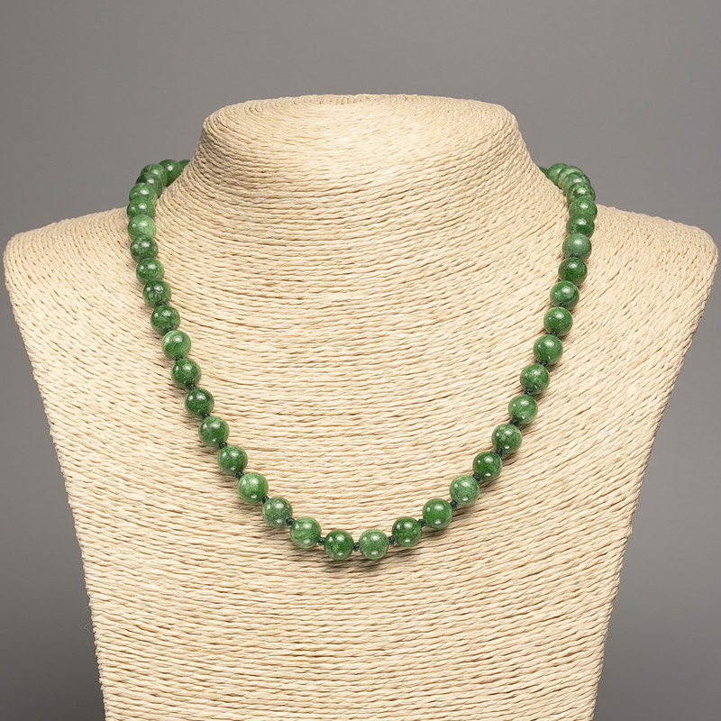 Green Chrysoprase Necklace with Smooth Beads, 8 mm (approx), 50 cm (approx), made from white nephrite (synthetic-dyed)