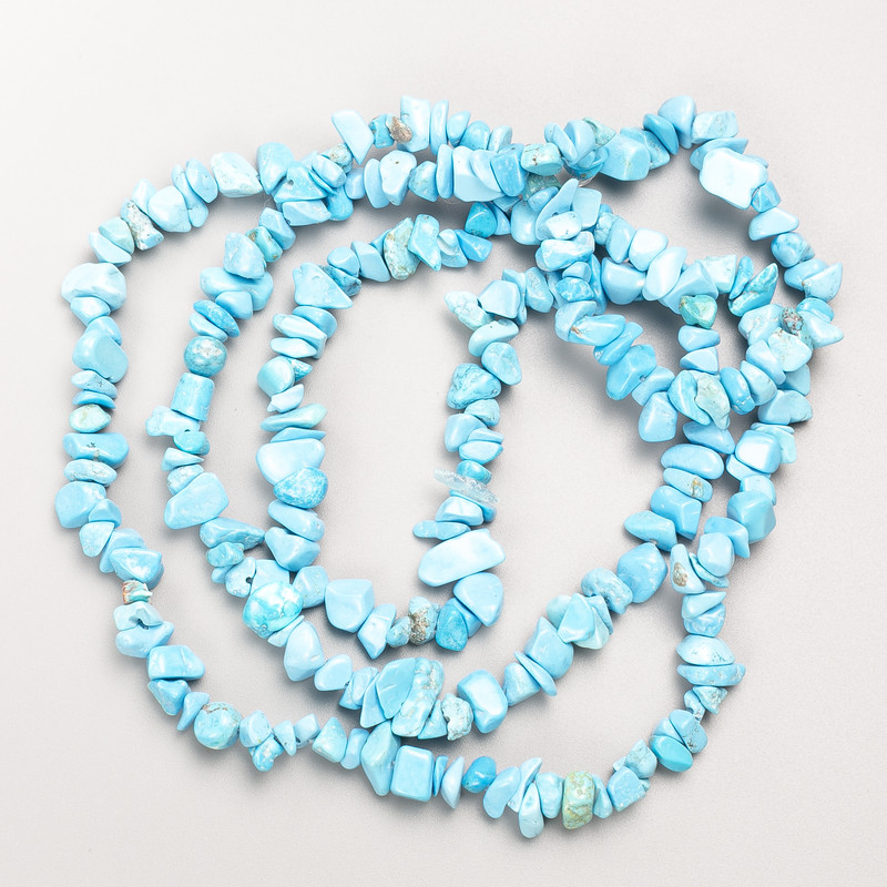 Turquoise Beads (Synthetic Quartz) Chip Beads on Thread, 7×3 mm, 86 cm length
