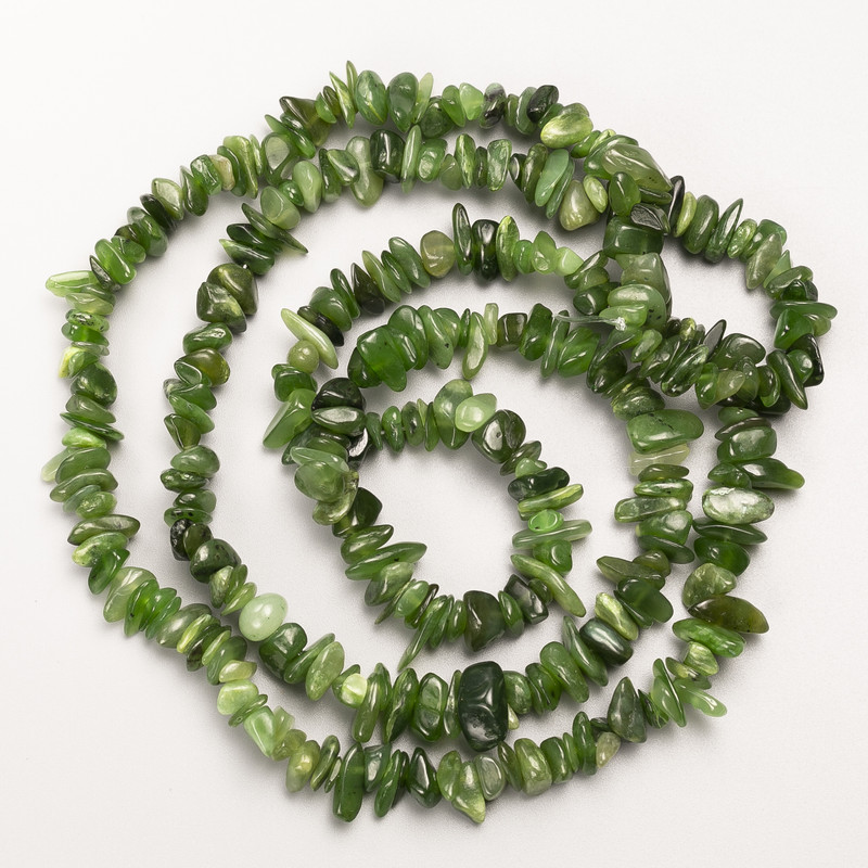 Jadeite beads, natural stone nugget on thread, diameter 9x3 mm +/-, length 82 cm