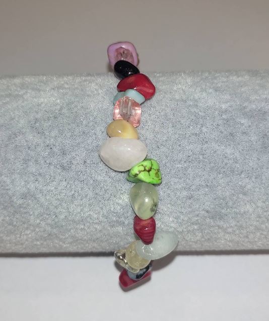 Bracelet 'Assorted Crumbs' on elastic, 8 mm diameter, 18 cm length