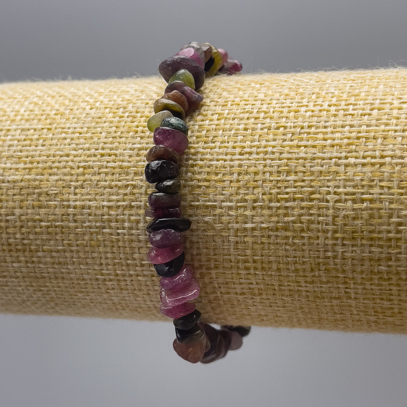 Natural Tourmaline Chip Bracelet, bead size 7x3 mm, length 18 cm (stretch)