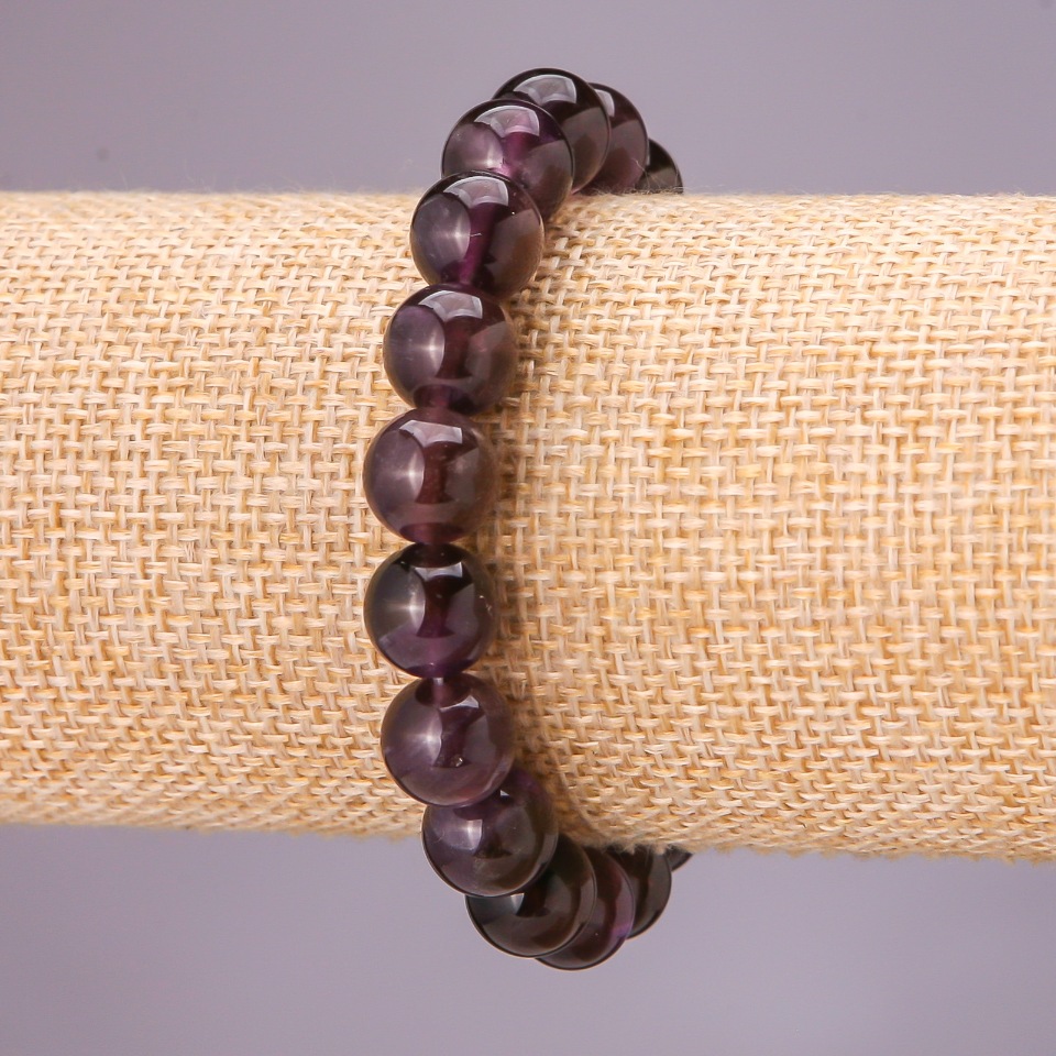Amethyst bracelet on elastic, smooth beads, 8 mm diameter, 18 cm circumference