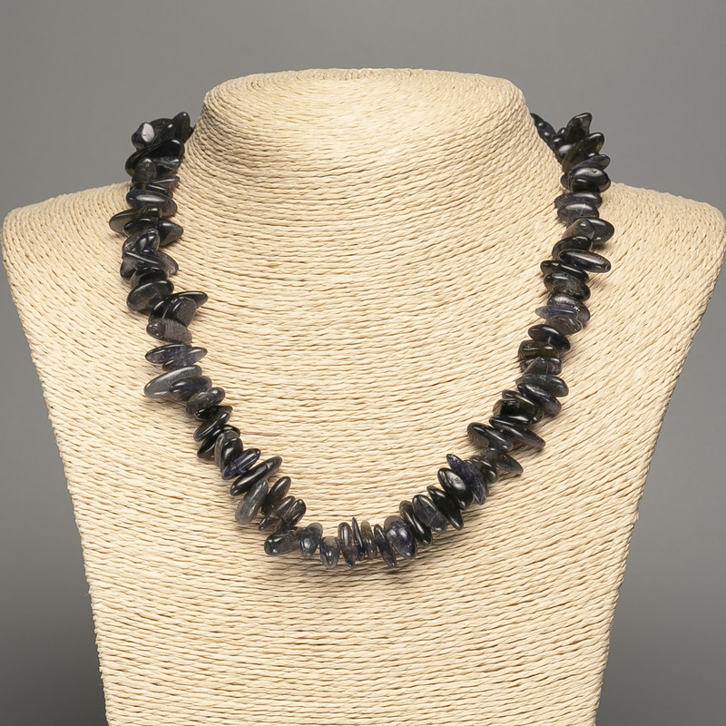Natural iolite chip necklace 'Needle', diameter 15x5 mm, length 48 cm +