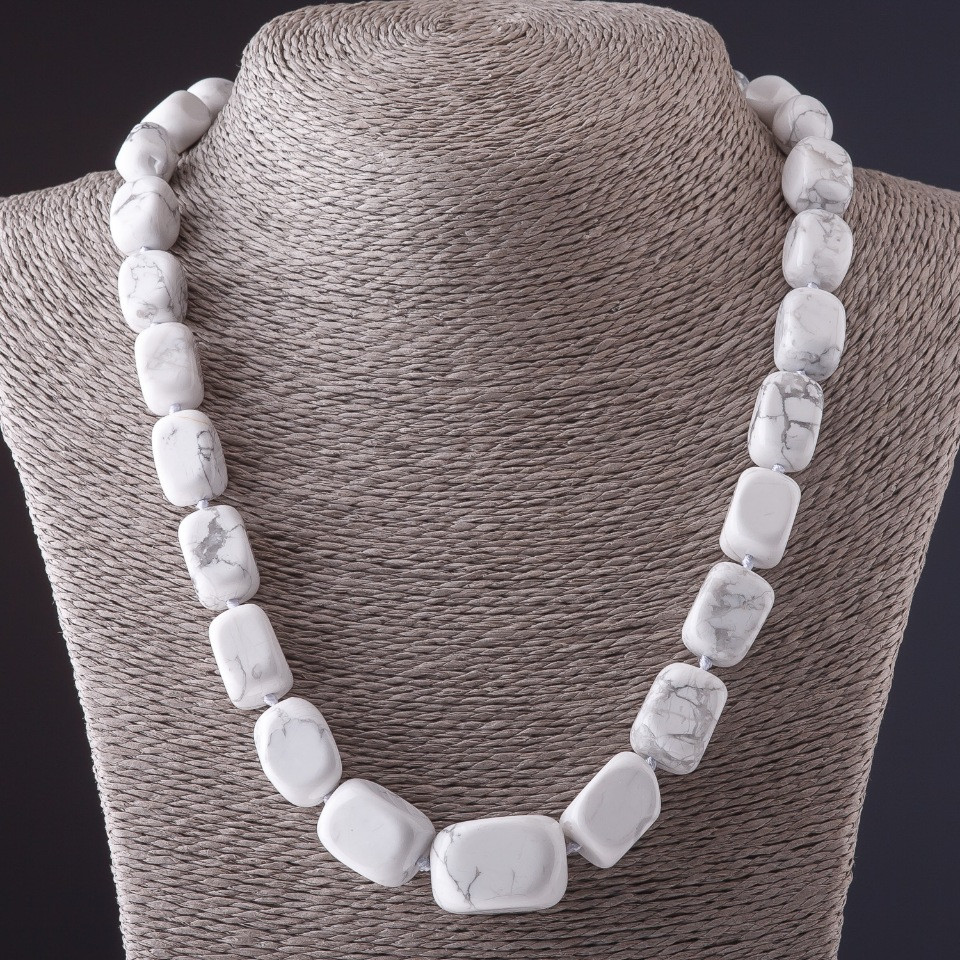Necklace 'Victoria' Chalcedony 'bar' beads, increasing in size to 0.8×2.5 cm, length 50 cm