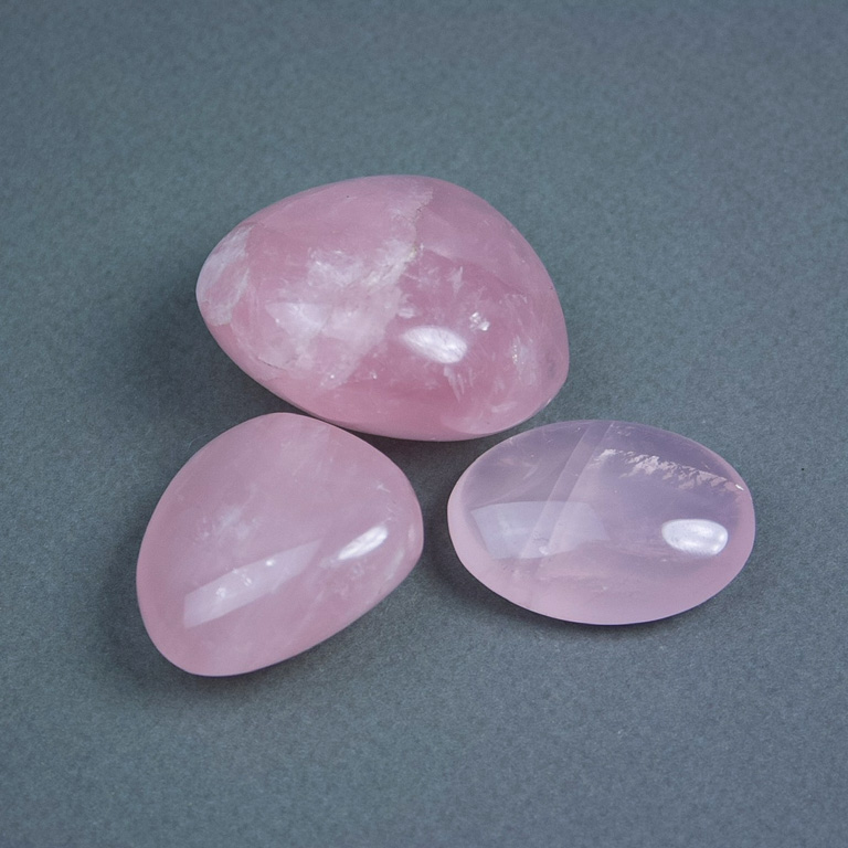 Pink Quartz Tumbled Souvenir Stone Assortment in Sizes (price per 100 g) (natural imperfections)