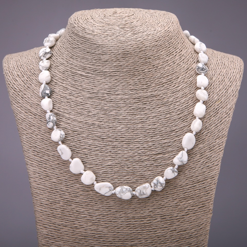 Faceted natural howlite bead necklace, diameter 9×11 (±) mm, length 48 cm