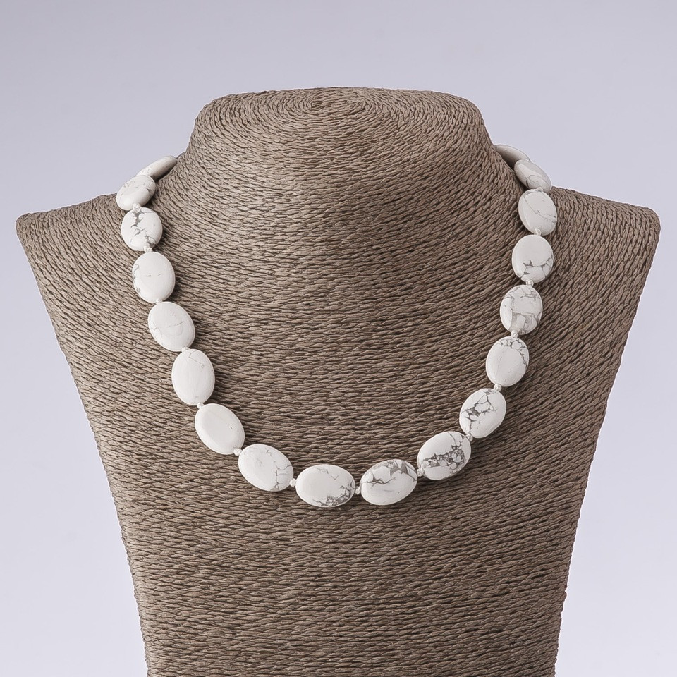 Kaholong Oval Natural Stone Necklace, 45 cm length, bead size 13×18 mm