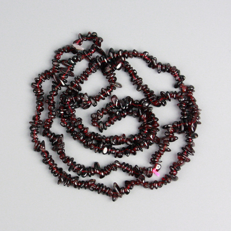 Garnet granule beads on thread, 6x3 mm diameter, length 84 cm