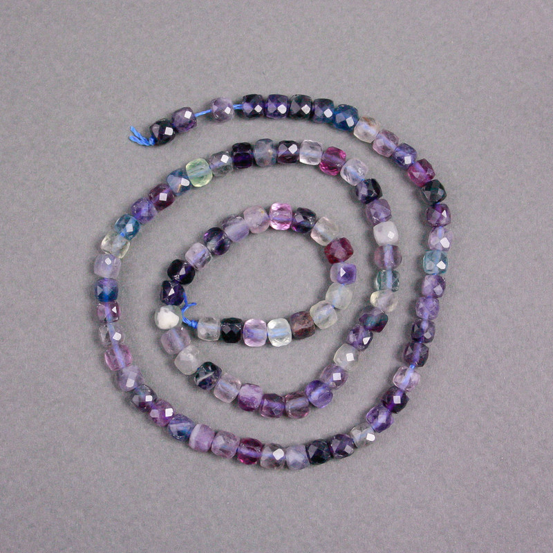 Beads on a thread Fluorite natural stone, faceted cube, diameter 4.5 x 4.5 mm, length 39 cm