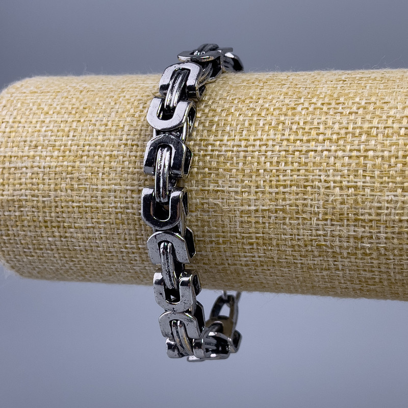 AUCTION! Silver-tone chain bracelet, 9mm thick, 20cm long +