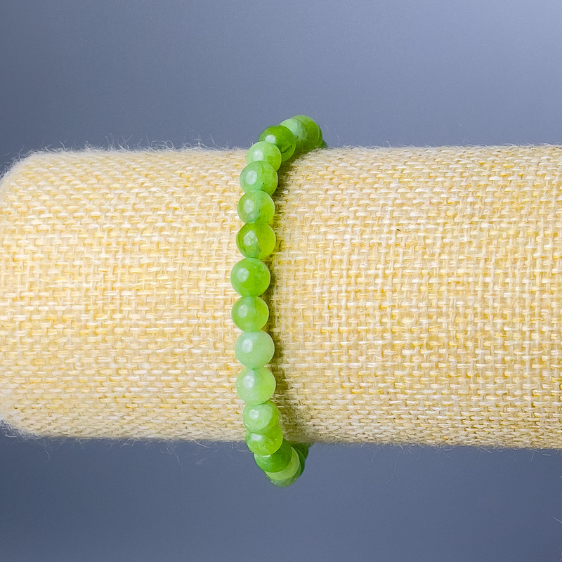 Jade bracelet with natural jade stone, smooth beads, diameter 6.5 mm, length 18 cm (stretch)