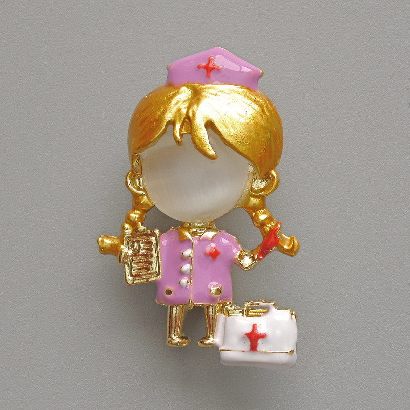 Brooch-pendant 'Nurse' with Cat's Eye
