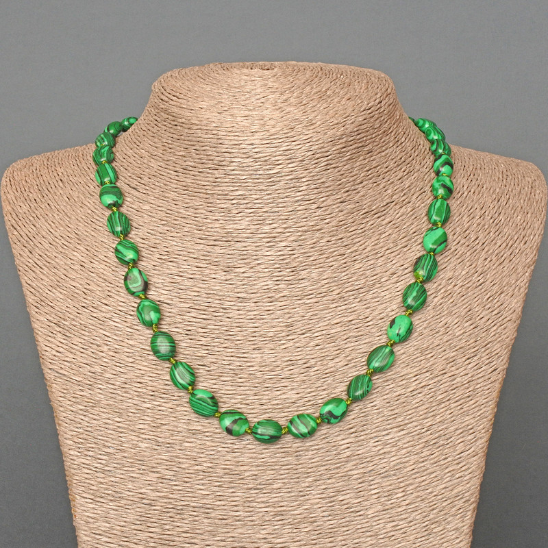 Malachite Necklace (pressed) oval, 8×10 mm diameter, length 48 cm